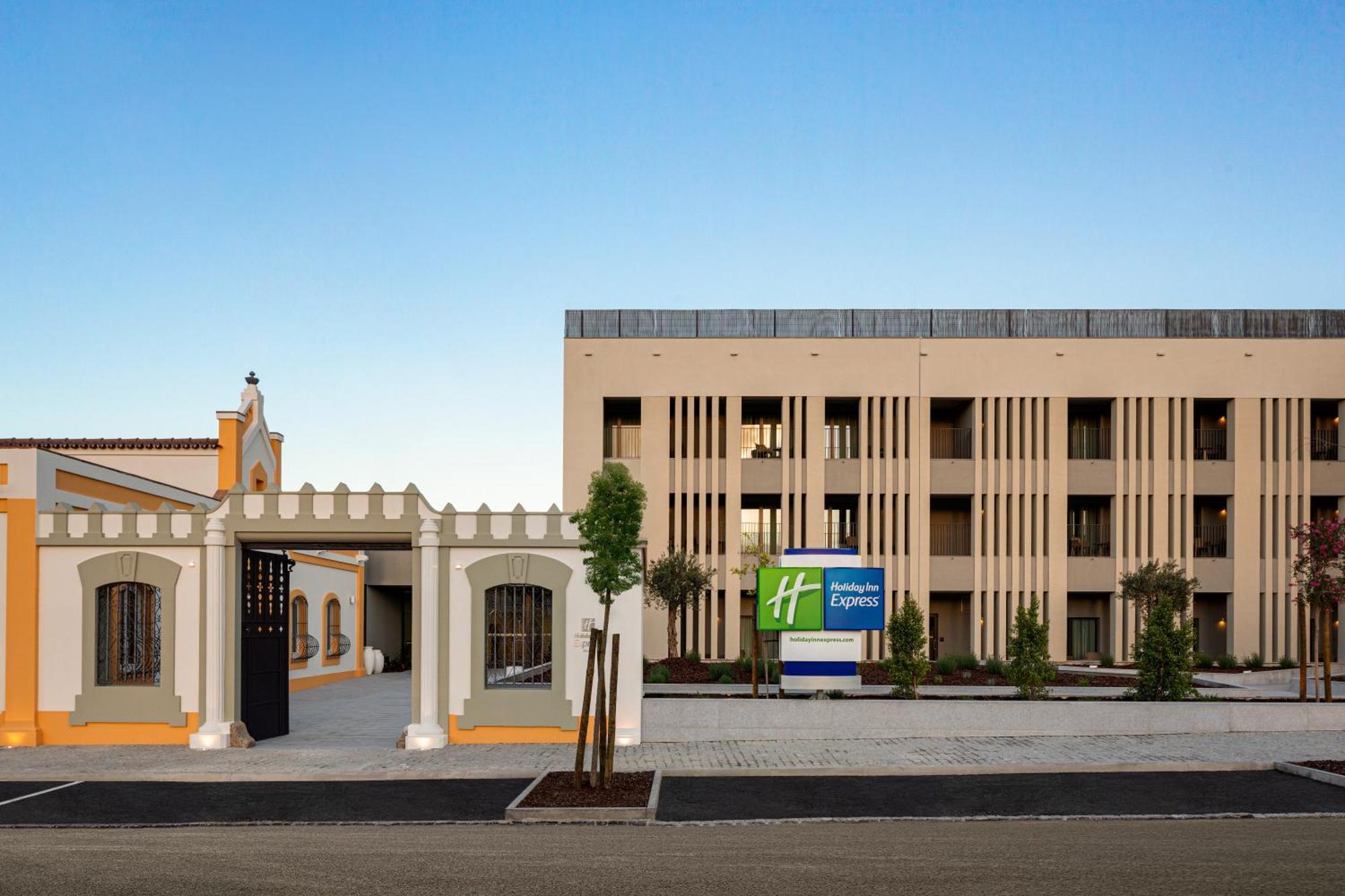 Holiday Inn Express Evora By Ihg Bagian luar foto