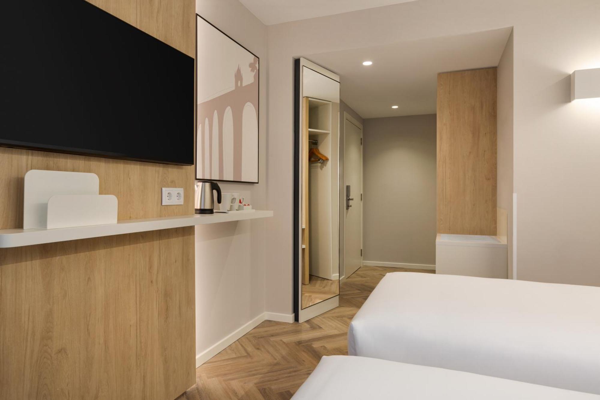 Holiday Inn Express Evora By Ihg Bagian luar foto